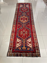 1930 HERIZ RUG 2’ 9” x 9’ 2” (RUN.5549)