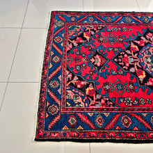 1940 ZANJAN RUG 4’ 3” x 6’ 5” (MED.100)