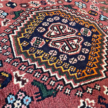 1950 SHIRAZ RUG 3’ 5” x 5’ (MED.288)