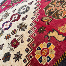 1970 SHIRAZ RUG 3’ 6” x 5’ 9” (MED.164)