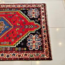 1970 SHIRAZ RUG 3’ 3” x 5’ (MED.263)