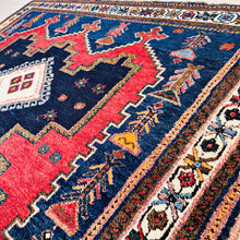 1930 AFSHAR RUG 5’ 5” x 6’ 9” (MED.FEA.250)