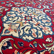 1950 VISS RUG 4’ 11” x 7’ 6” (MED/FEA:430)