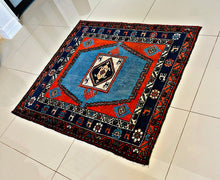 1940 KELARDASHT RUG 3’ 9” x 3’ 6” (MED.FEA.150-3)