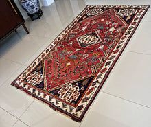 1970 QASHQAI RUG 3’ 5” x 6’ 4” (MED.136)