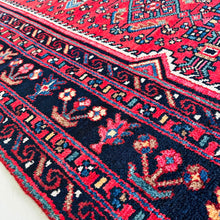 1940 HOSEYNABAD RUG 4’ 8” x 7’ 3” (MED.6056)