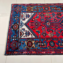 1930 PERSIAN ZANJAN RUG 3’ 4” x 8’ 10” (MED.RUN.FEA.167)