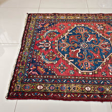 1930 HERIZ RUG 3’ 2” x 10’ 6” (RUN.FEA.6350)