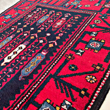 1950 BORUJERD RUG 3’ 3” x 5’ 1” (MED.1458)