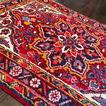 1950 HERIZ RUG 2’ 6” x 3’ 5” (SMA#6004)