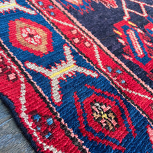 1940 BORUJERD RUG 4’ 5” x 6’ 8” (MED#364)