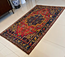 1960 AFSHAR RUG 4’ x 6’ 9” (MED.FEA.160)