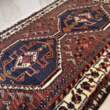 1970 SHIRAZ RUG 3’ 5” x 4’ 10” (MED.237)