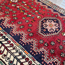 1970 SHIRAZ RUG 3’ 8” x 5’ 9” (MED.167)