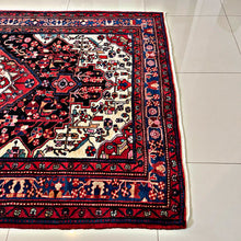 1960 NAHAVAND RUG 5’ 1” x 7’ 3” (MED.2633)