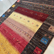 1980 SHIRAZ RUG 5’ x 6’ 7” (MED.1919)