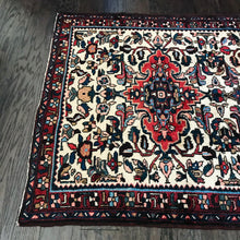 1930 HERIZ RUG 3’ 5” x 11’ 1” (RUN#5974)