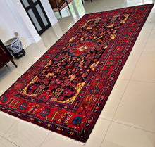 1960 NAHAVAND RUG 5’ 10” x 10’ 7” (LAR.FEA.358)