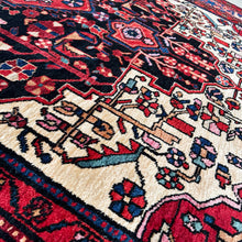 1960 NAHAVAND RUG 5’ 1” x 7’ 3” (MED.2633)