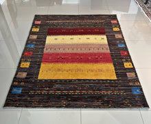 1980 SHIRAZ RUG 5’ x 6’ 7” (MED.1919)