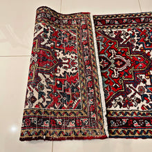 1940 HERIZ RUG 2’ 10” x 4’ 9” (SMA.FEA.121)