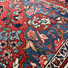 1940 BIBIBAF BAKHTIARI RUG 4’ 9” x 6’ 9” (MED.FEA.275)