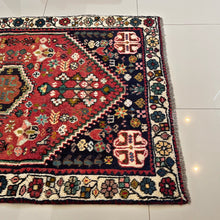 1960 SHIRAZ RUG 3’ 6” x 5’ 2” (MED.278)