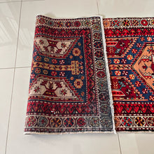 1930 HERIZ RUG 2’ 9” x 9’ 2” (RUN.5549)