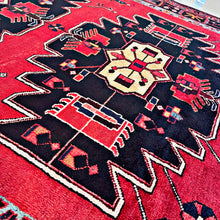 1950 BAKHTIARI RUG 5’ 5” x 9’ 2” (MED.FEA.681)