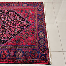 1950 QOLTUQ RUG 4’ 8” x 7’ 7” (MED.1123)