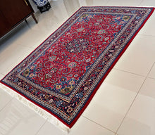 1970 SARUQ RUG 4’ 5” x 6’ 6” (MED.FEA.2634)