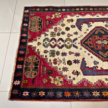 1970 SHIRAZ RUG 3’ 6” x 5’ 9” (MED.164)