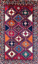 1970 PERSIAN SHIRAZ RUG 4’ 10” x 7’ 11” (MED#19)