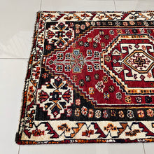 1950 SHIRAZ RUG 3’ 2” x 5’ 3” (MED.258)