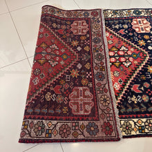 1960 SHIRAZ RUG 3’ 6” x 5’ 2” (MED.278)