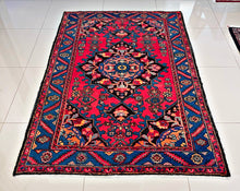 1940 ZANJAN RUG 4’ 3” x 6’ 5” (MED.100)