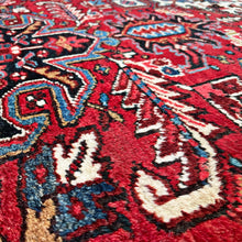 1950 HERIZ RUG 7’ 10” x 9’ 3” (LG.FEA.5001)