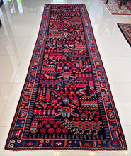 1940 SHAHSAVAN RUG 3’ 9” x 12’ 11” (RUN.FEA.39)