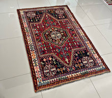 1960 QASHQAEI SHIRAZ RUG 3’ 3” x 5’ (MED.239)