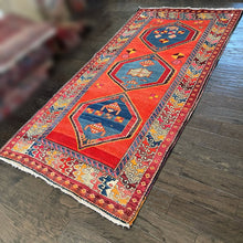 1950 GHAREBAGH RUG 4’ 2” x 8’ 2” (RUN#1497)