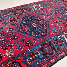 1930 PERSIAN ZANJAN RUG 3’ 4” x 8’ 10” (MED.RUN.FEA.167)