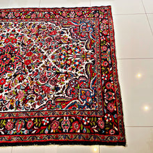 1940 BORCHALU RUG 4’ 9” x 6’ 8” (MED.FEA.713)