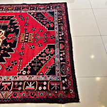 1950 BAKHTIARI RUG 5’ 5” x 9’ 2” (MED.FEA.681)