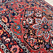 1930 BAKHTIARI RUG 4’ 8” x 6’ 4” (MED.FEA.150-2)