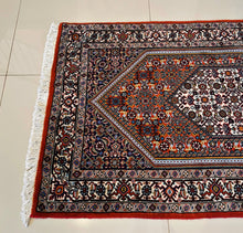 1970 BIDJAR RUG 2’ 9” x 4’ 8” (MED.FEA.#3277)