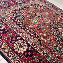 1970 TABRIZ RUG 4’ 8” x 6’ 6” (MED/FEA#569)