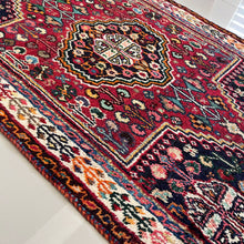 1960 QASHQAEI SHIRAZ RUG 3’ 3” x 5’ (MED.239)