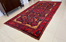 1950 NAHAVAND RUG 5’ 6” x 9’ 10” (MED.FEA.250)