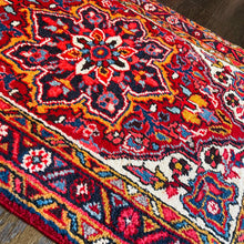 1950 HERIZ RUG 2’ 6” x 3’ 5” (SMA#6004)