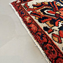 1940 BAKHTIARI RUG 4’ 5” x 6’ 8” (MED.FEA.245)